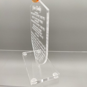 Personalisierte Chanukah Lucite Dreidel-Karte mit Sockel 