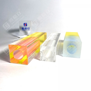 Individuelle transparente Vase aus Acryl mit Farbverlauf 